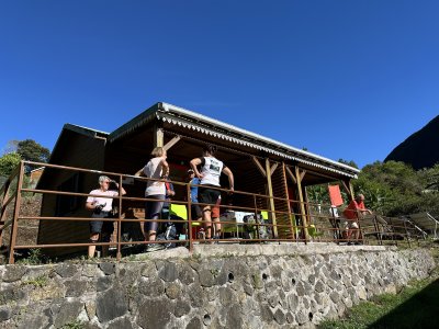 le g&icirc;te les poinsettias avant le d&eacute;part ...